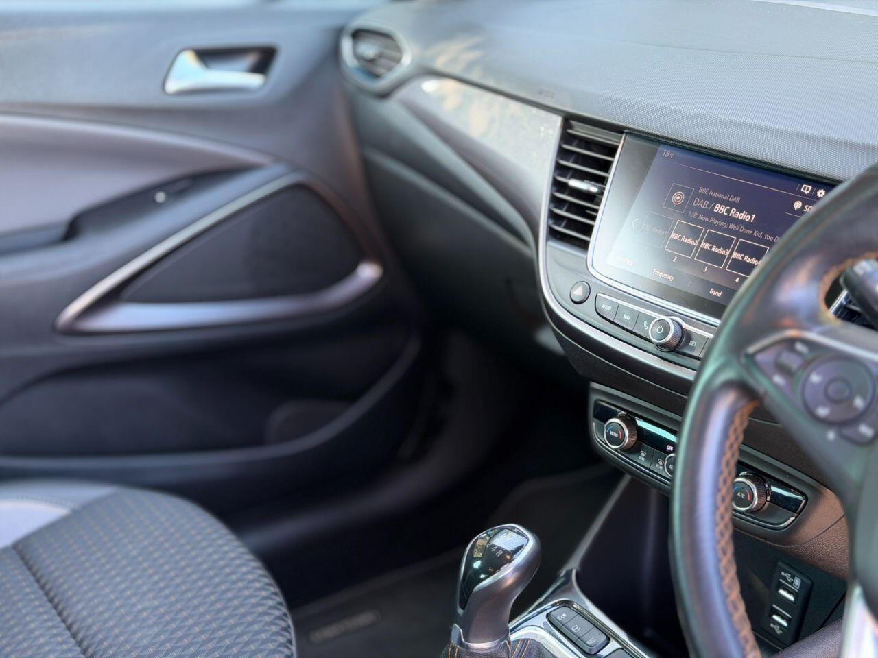Vauxhall Crossland X view 60