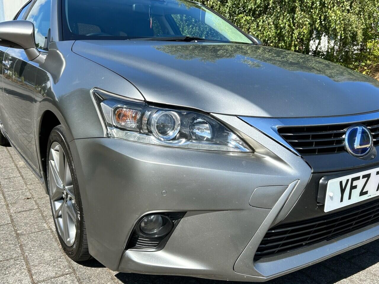 Lexus CT view 8