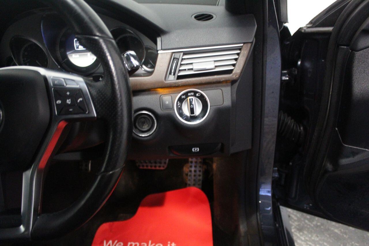 Mercedes-Benz E-Class view 47