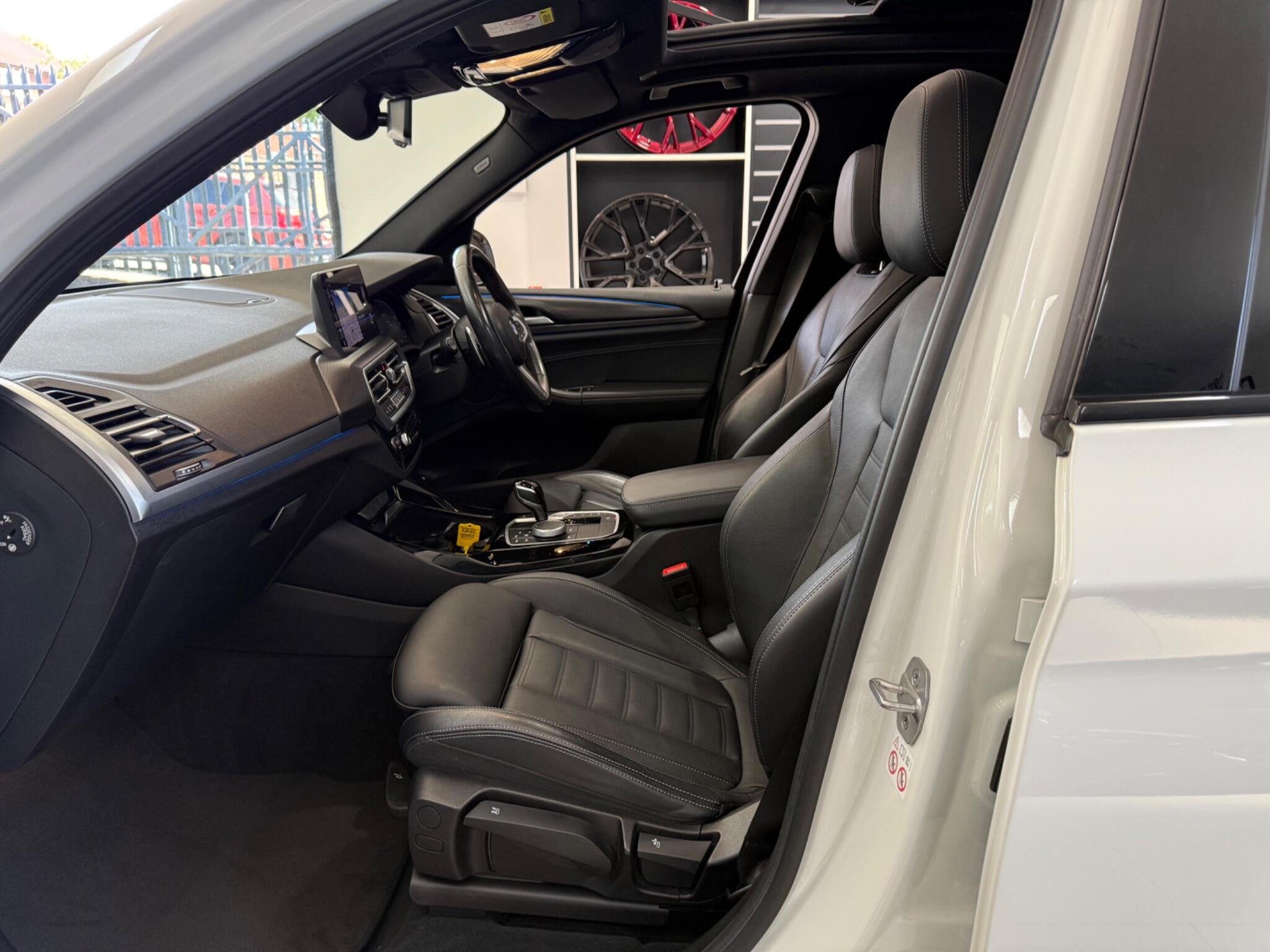 BMW X3 view 34