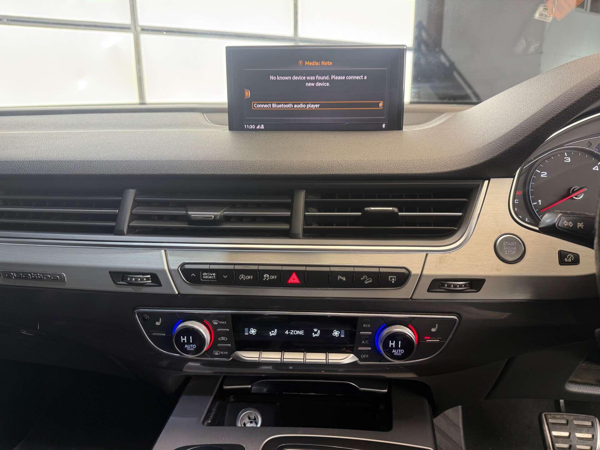 Audi Q7 view 41