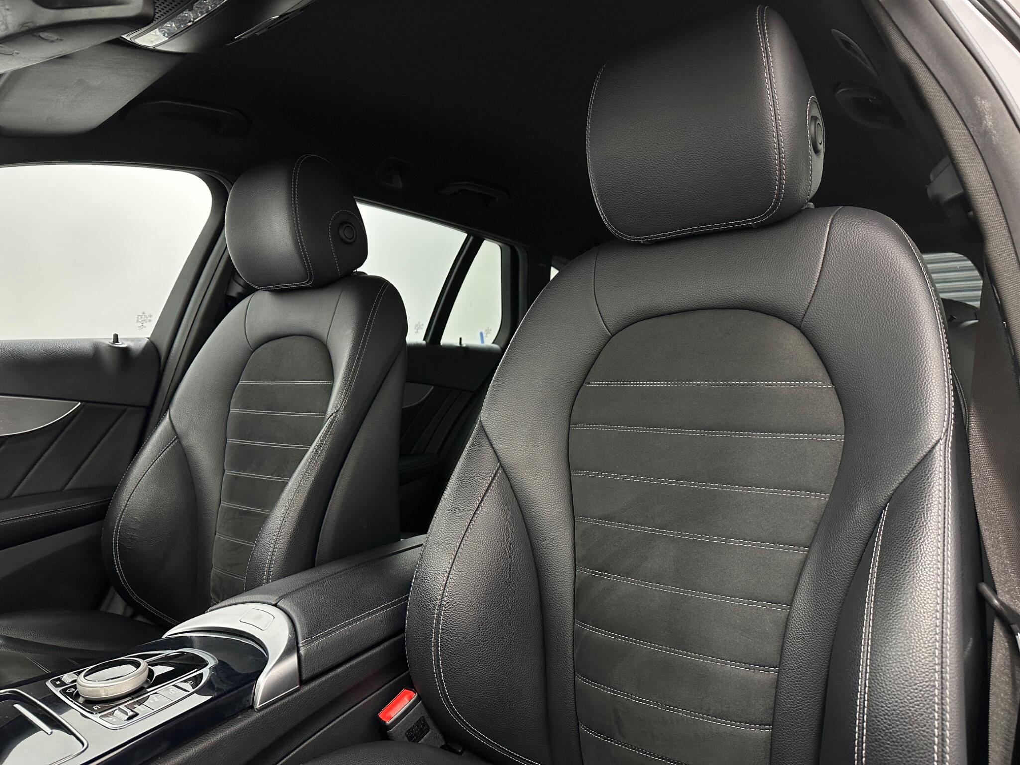 Mercedes-Benz C-Class view 37