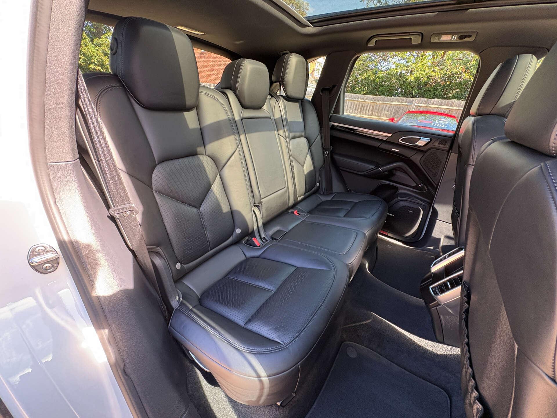 Porsche Cayenne view 27