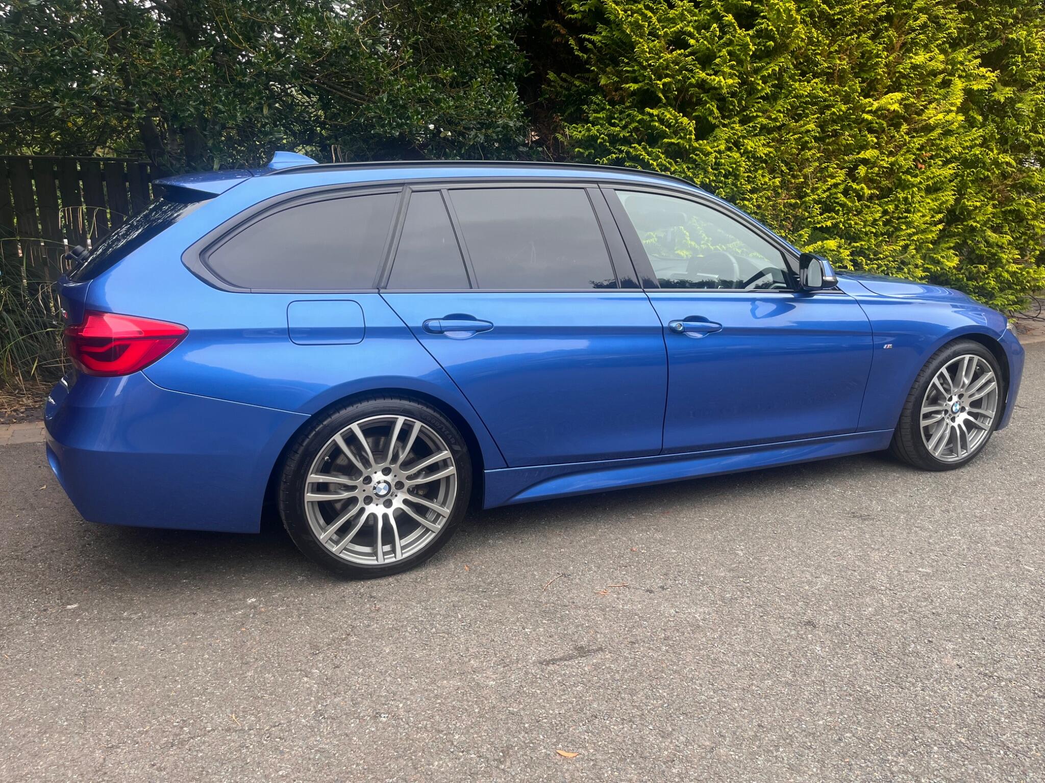 BMW 3 Series view 17