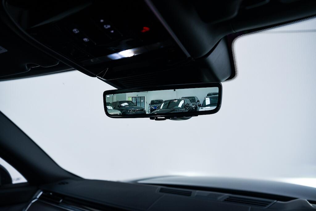 Land Rover Range Rover view 37