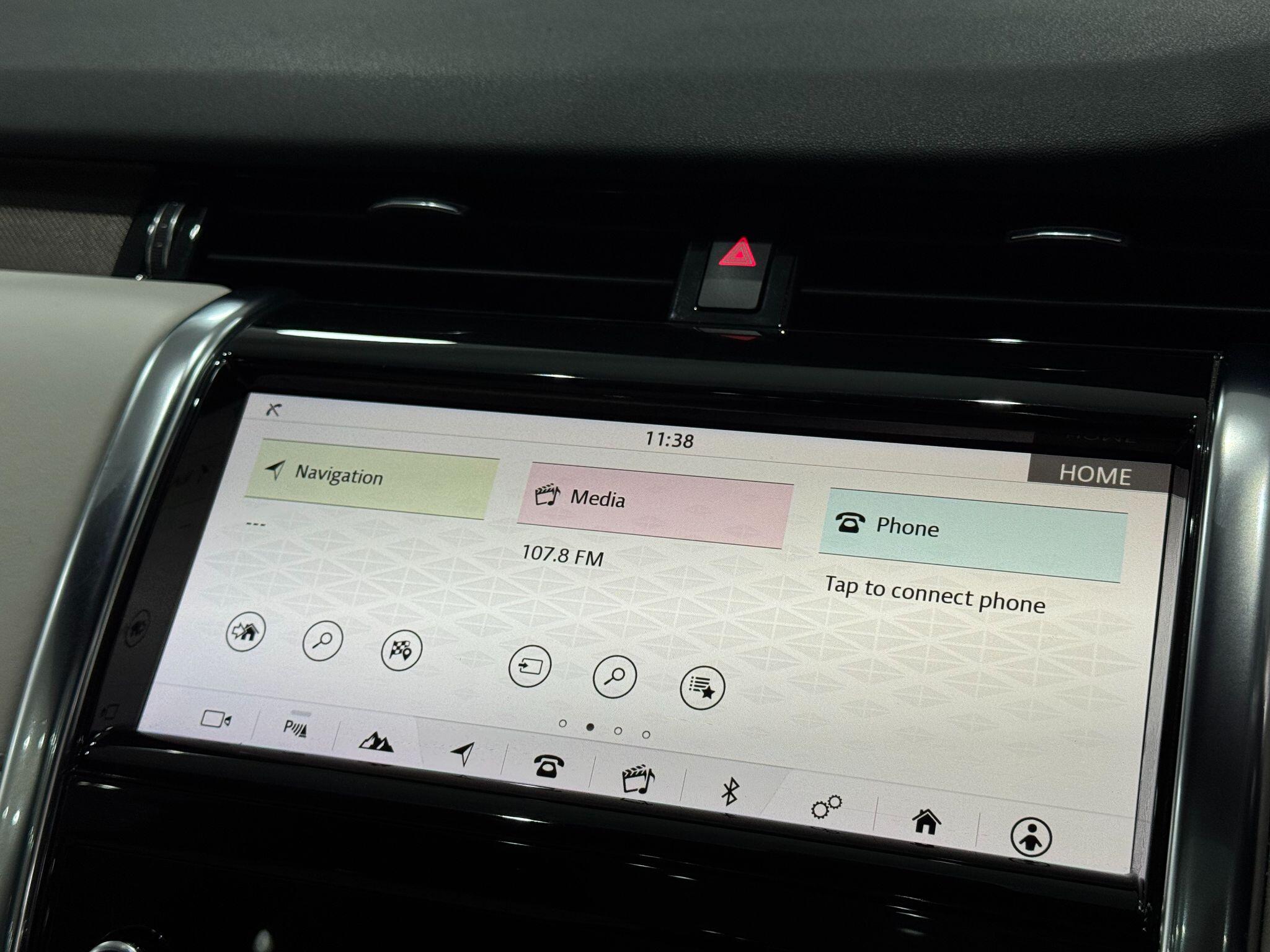 Land Rover Discovery Sport view 27
