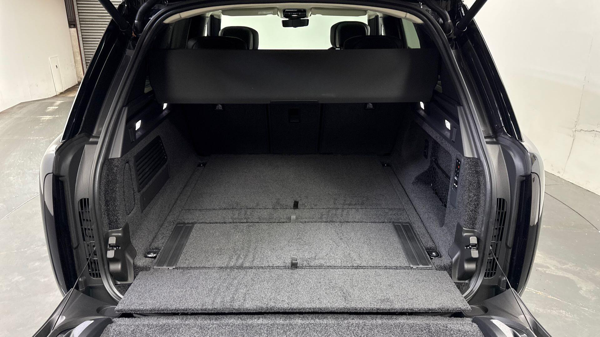 Land Rover Range Rover view 10