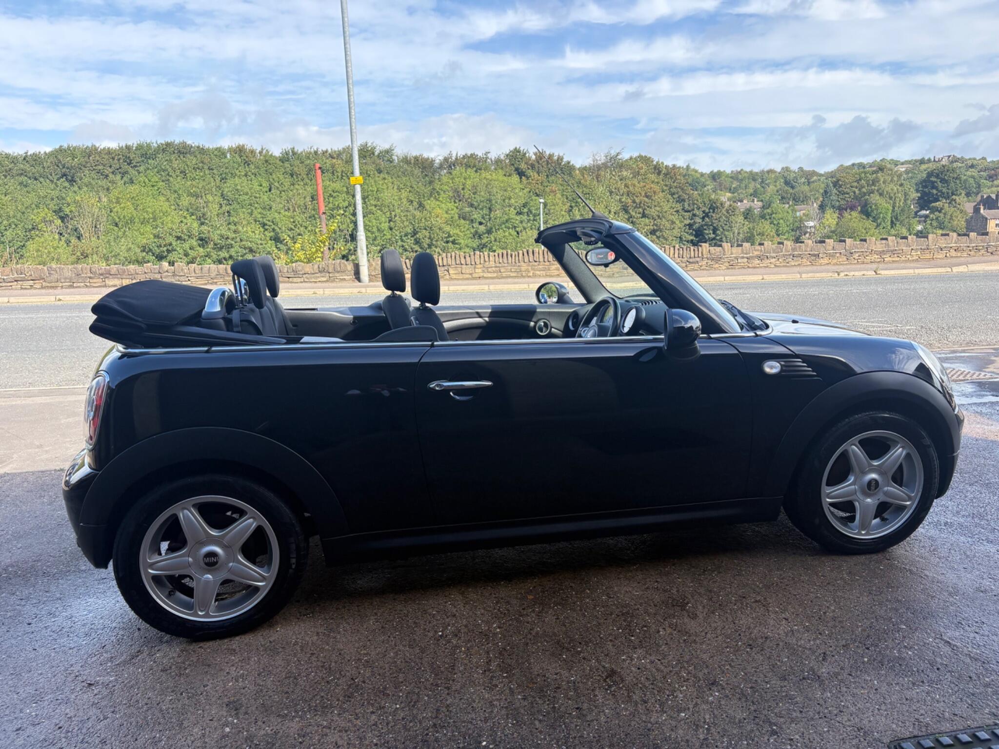 Mini Convertible view 13