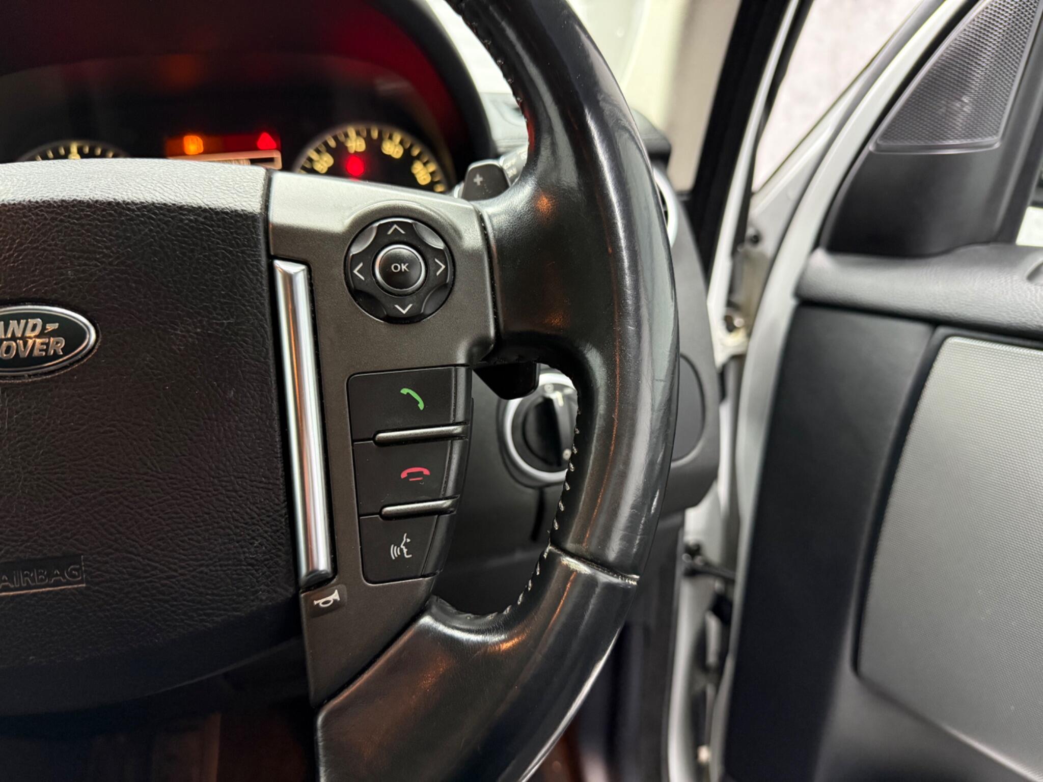 Land Rover Discovery 4 view 14