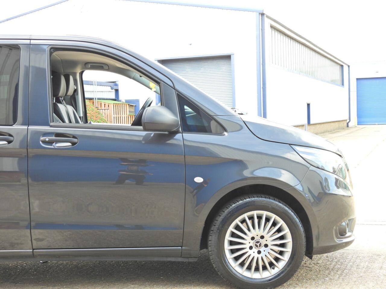 Mercedes-Benz Vito view 23
