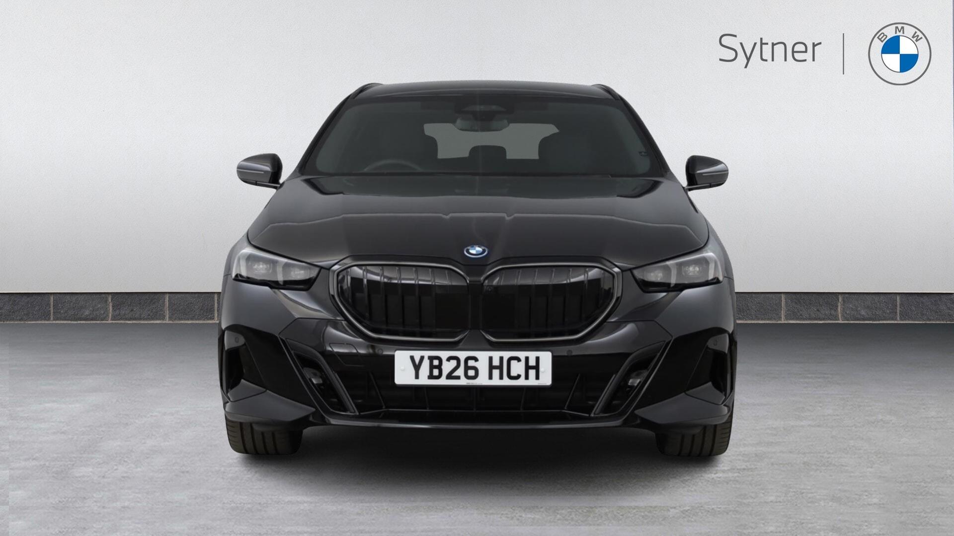 BMW 5 Series view 16
