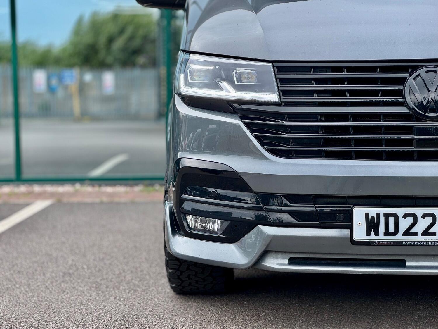 Volkswagen Caravelle view 12