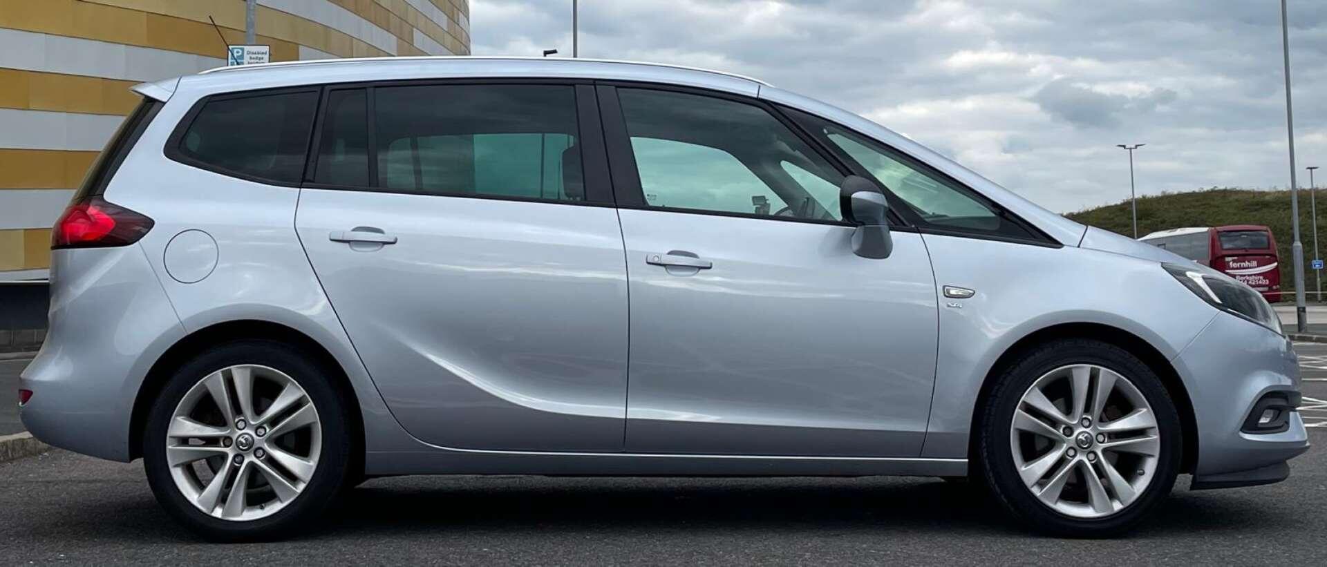 Vauxhall Zafira Tourer view 26