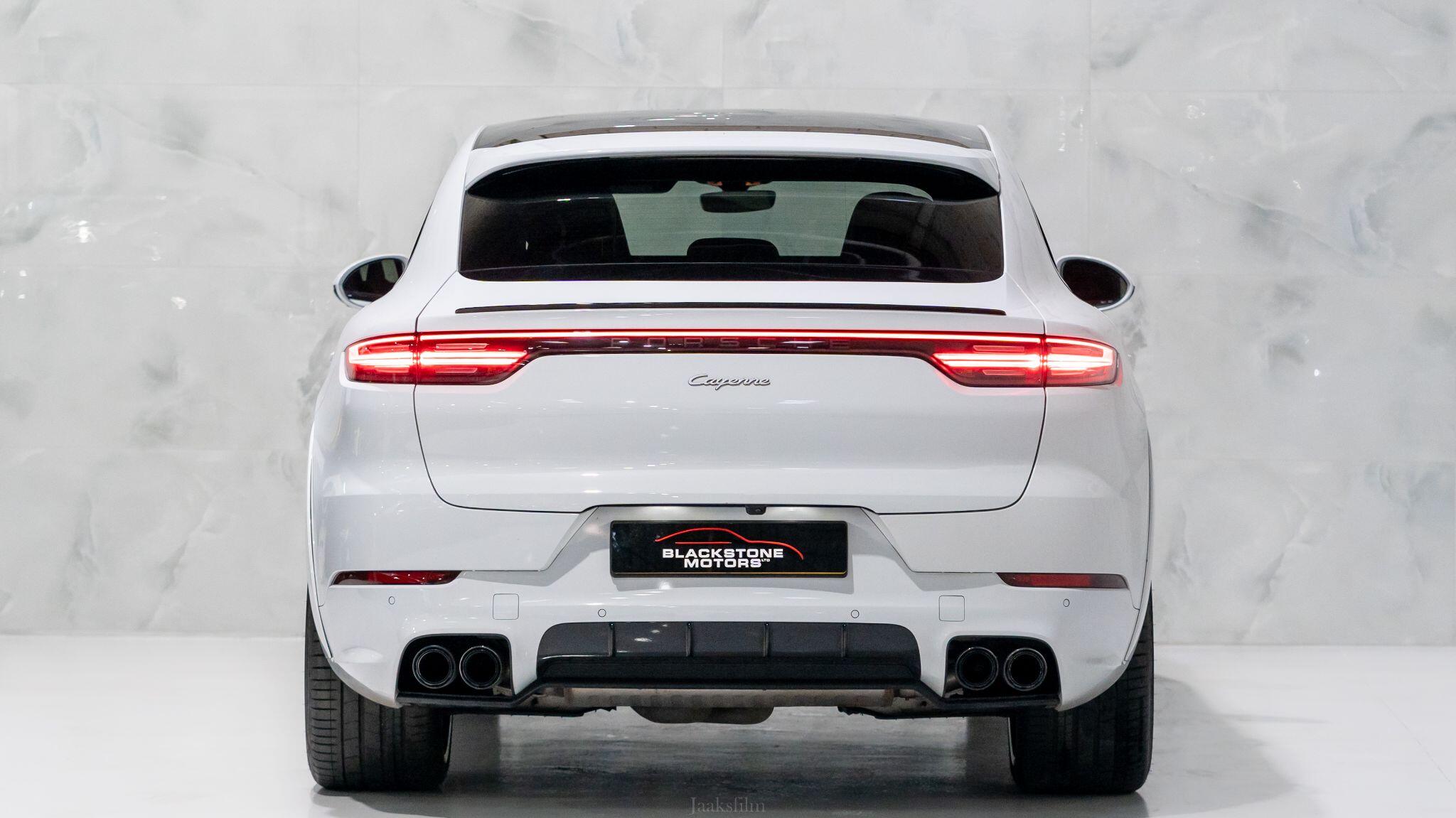 Porsche Cayenne view 7