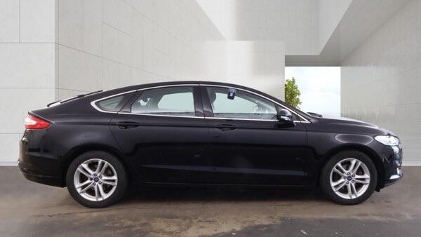 Ford Mondeo view 8