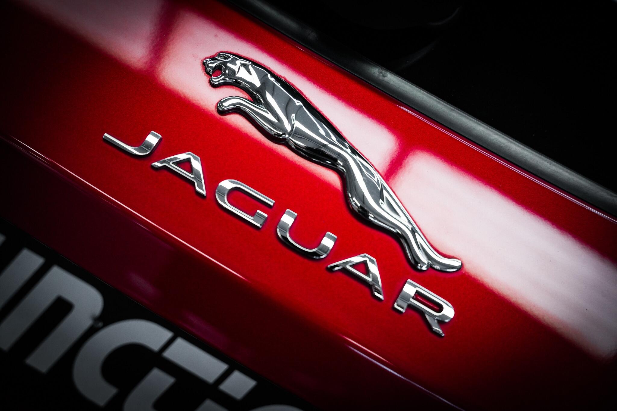 Jaguar F-Pace view 40