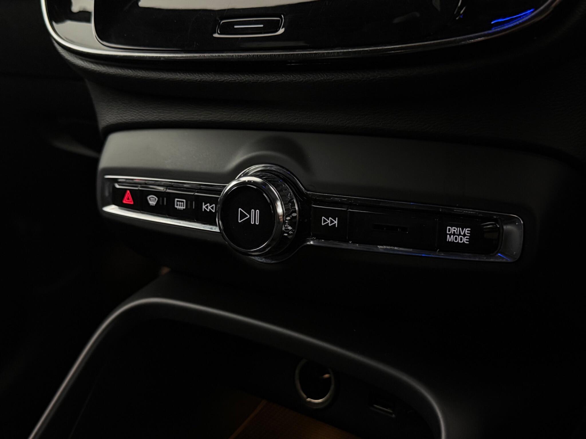 Volvo XC40 view 21