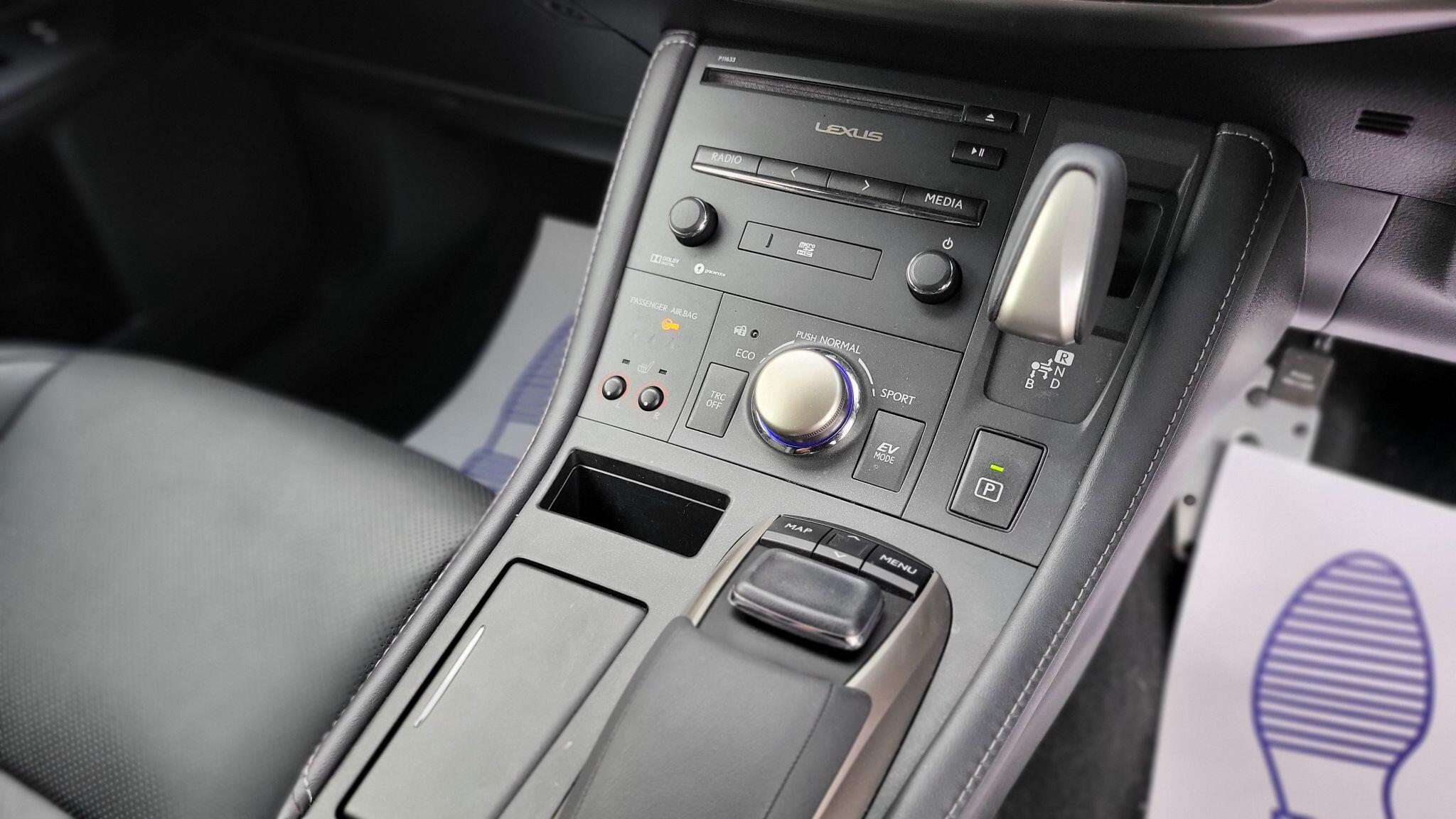 Lexus CT view 10