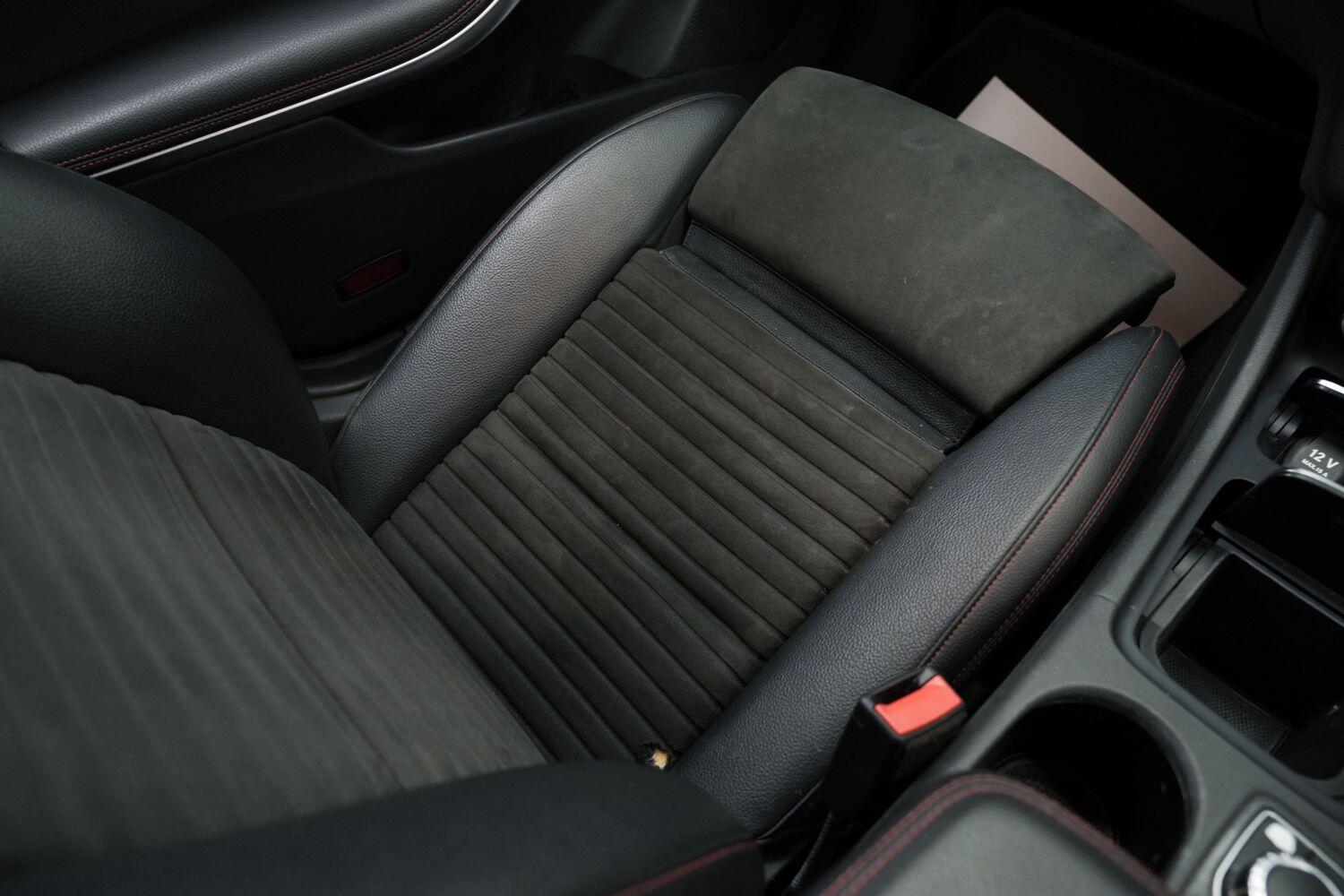 Mercedes-Benz Cla view 20