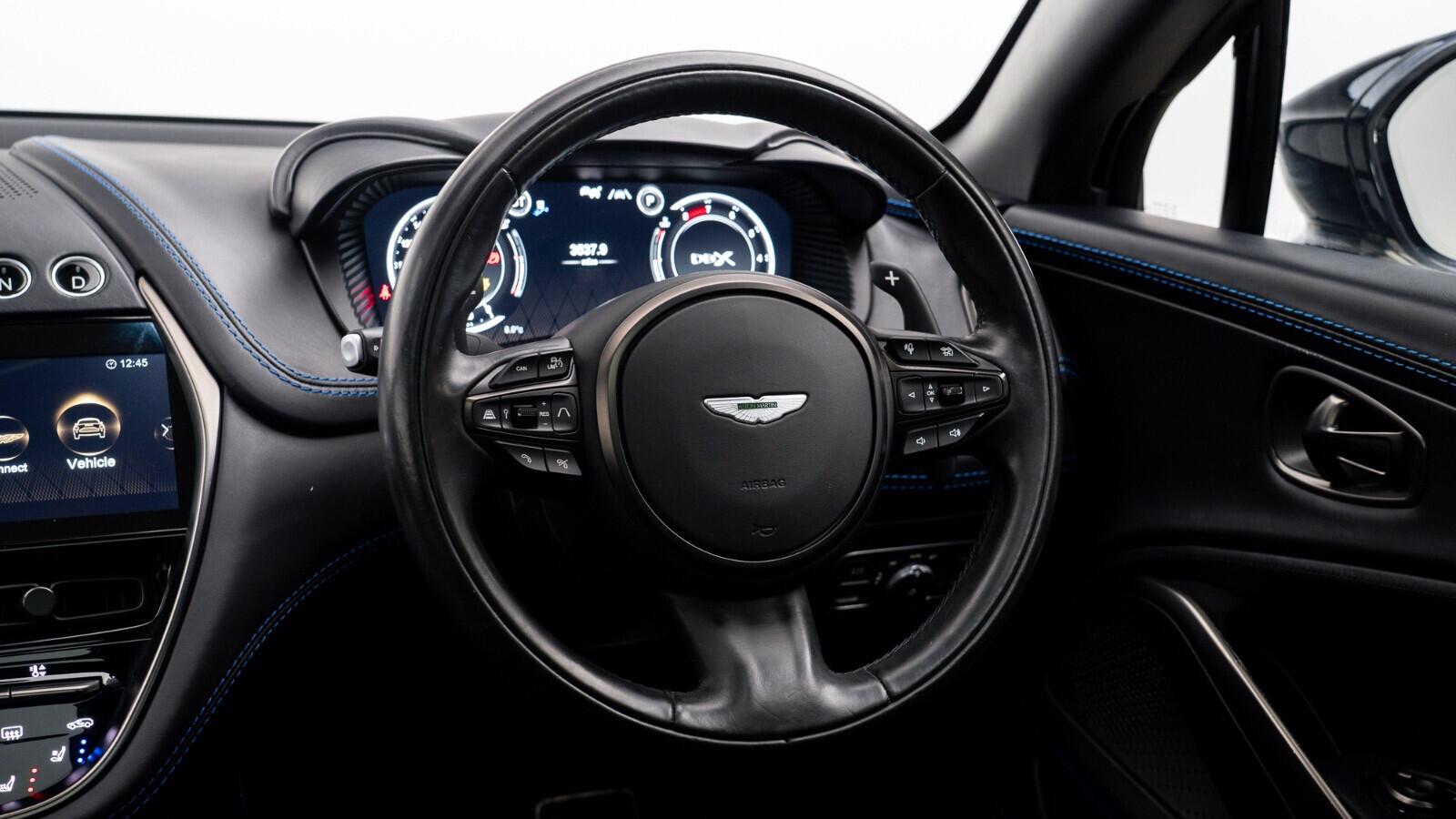Aston Martin DBX view 11