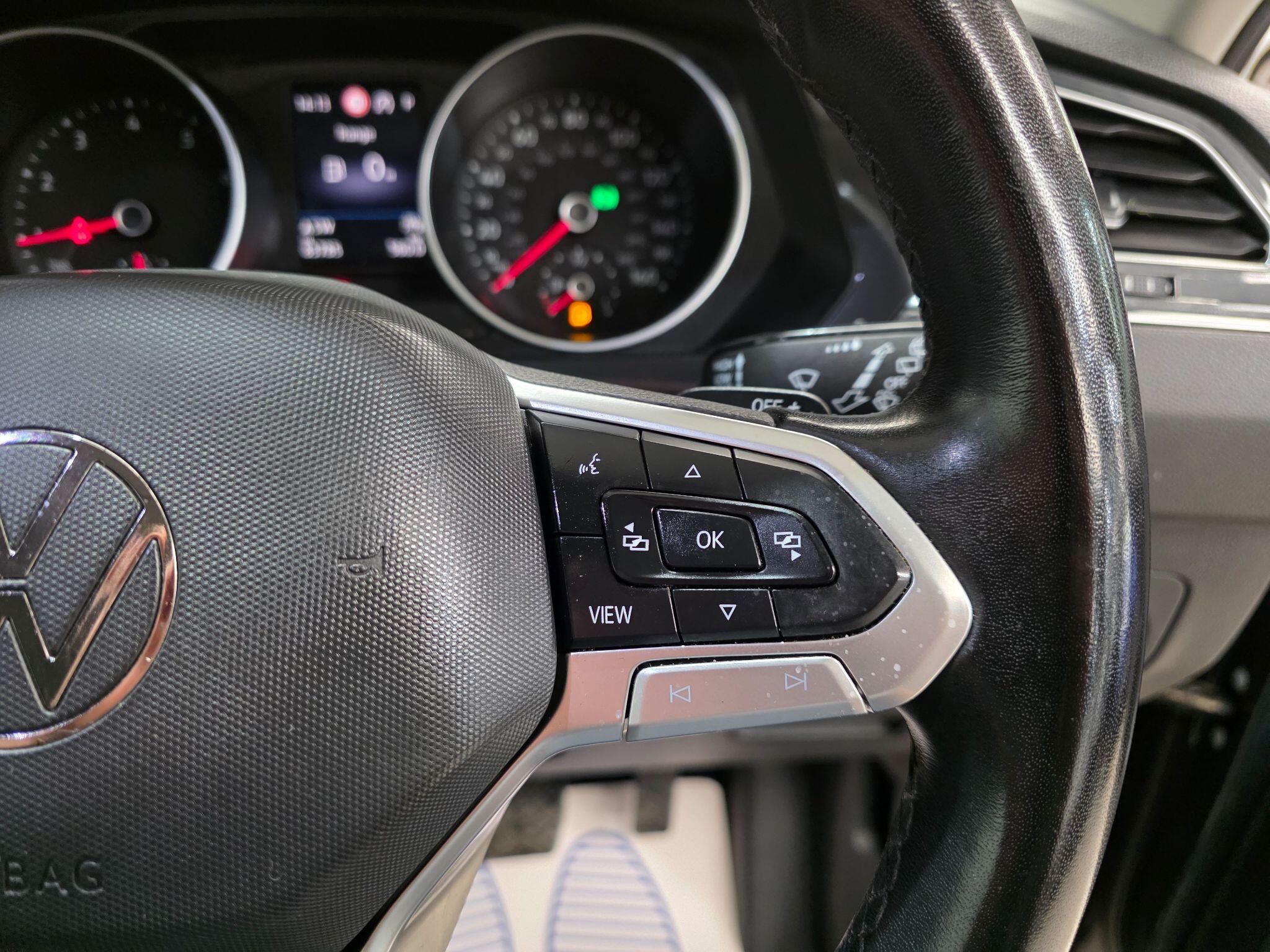 Volkswagen Tiguan view 17