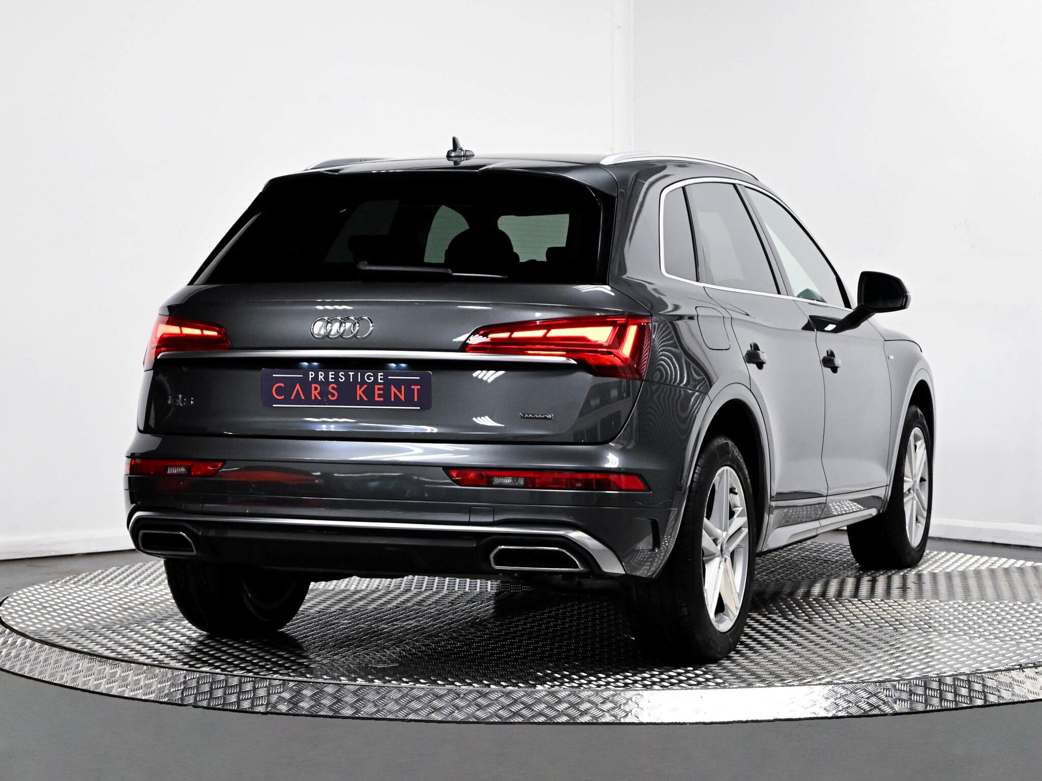 Audi Q5 view 23