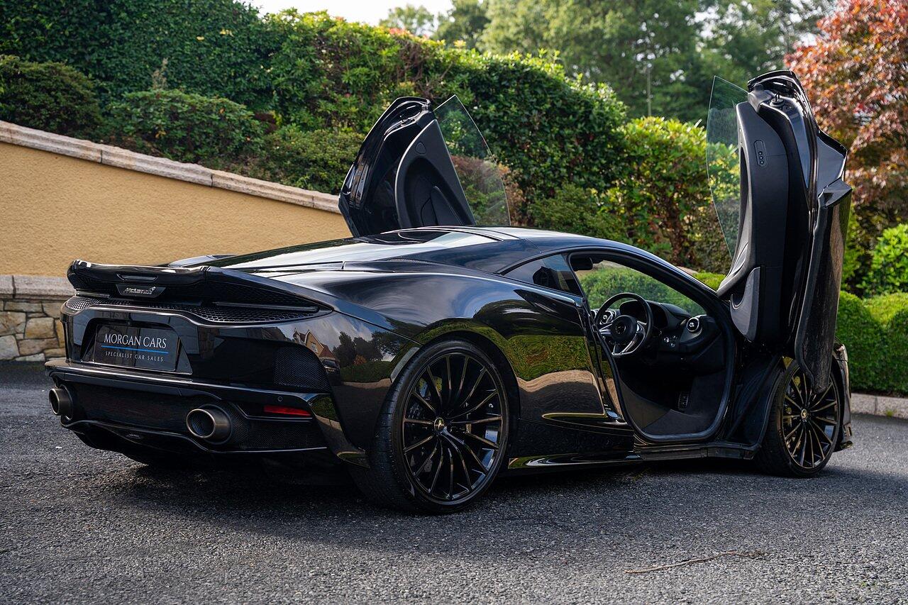 McLaren GT view 95