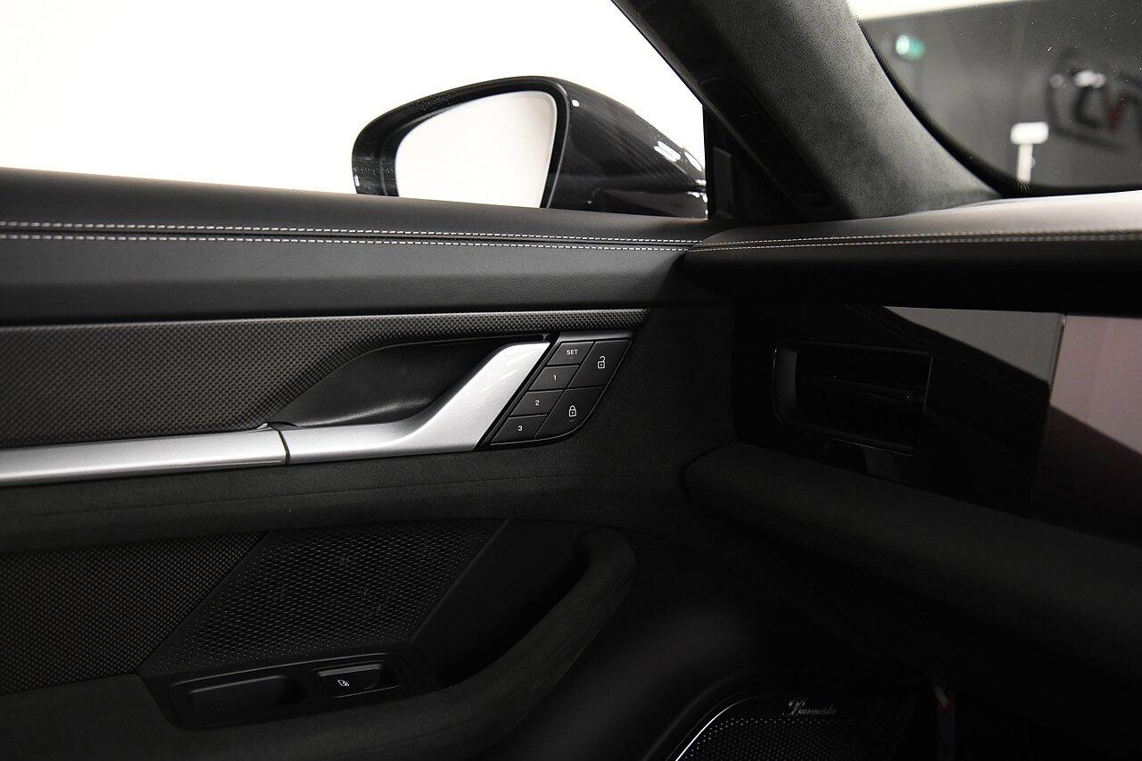 Porsche Taycan view 15