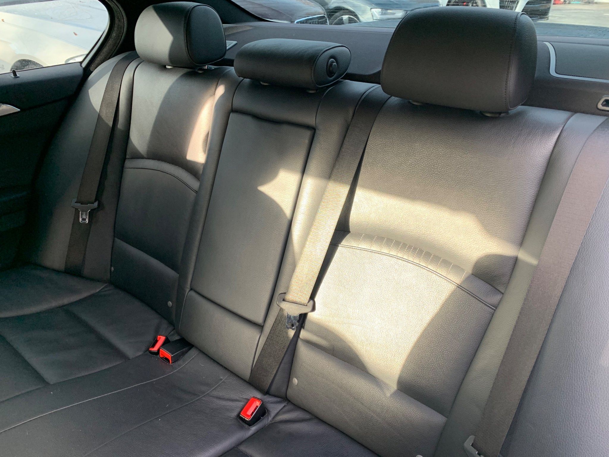BMW 5 Series view 25