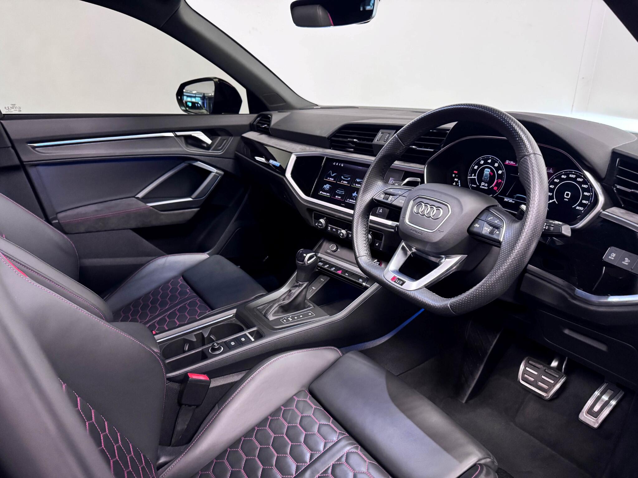 Audi RS Q3 view 42