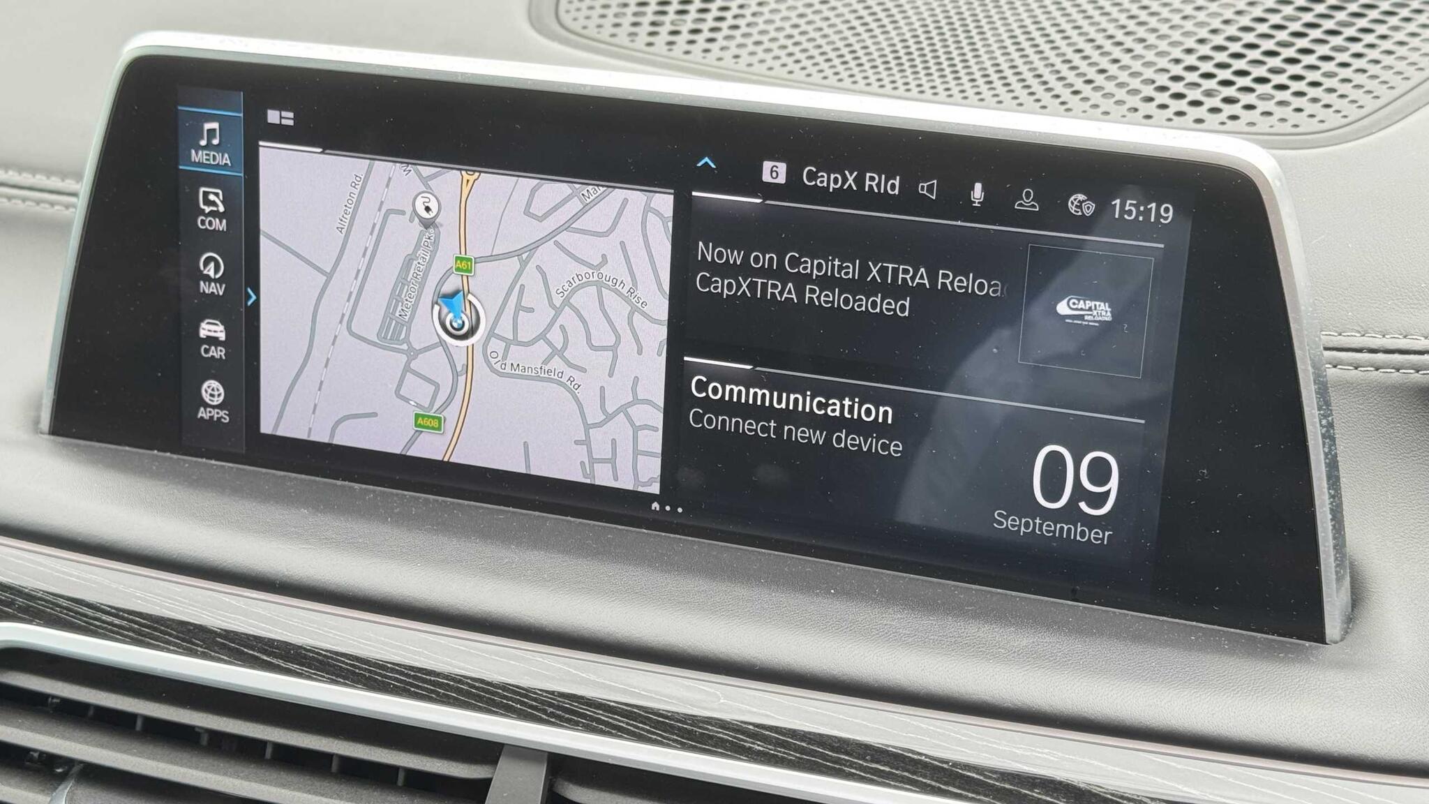 BMW 7 Series view 17