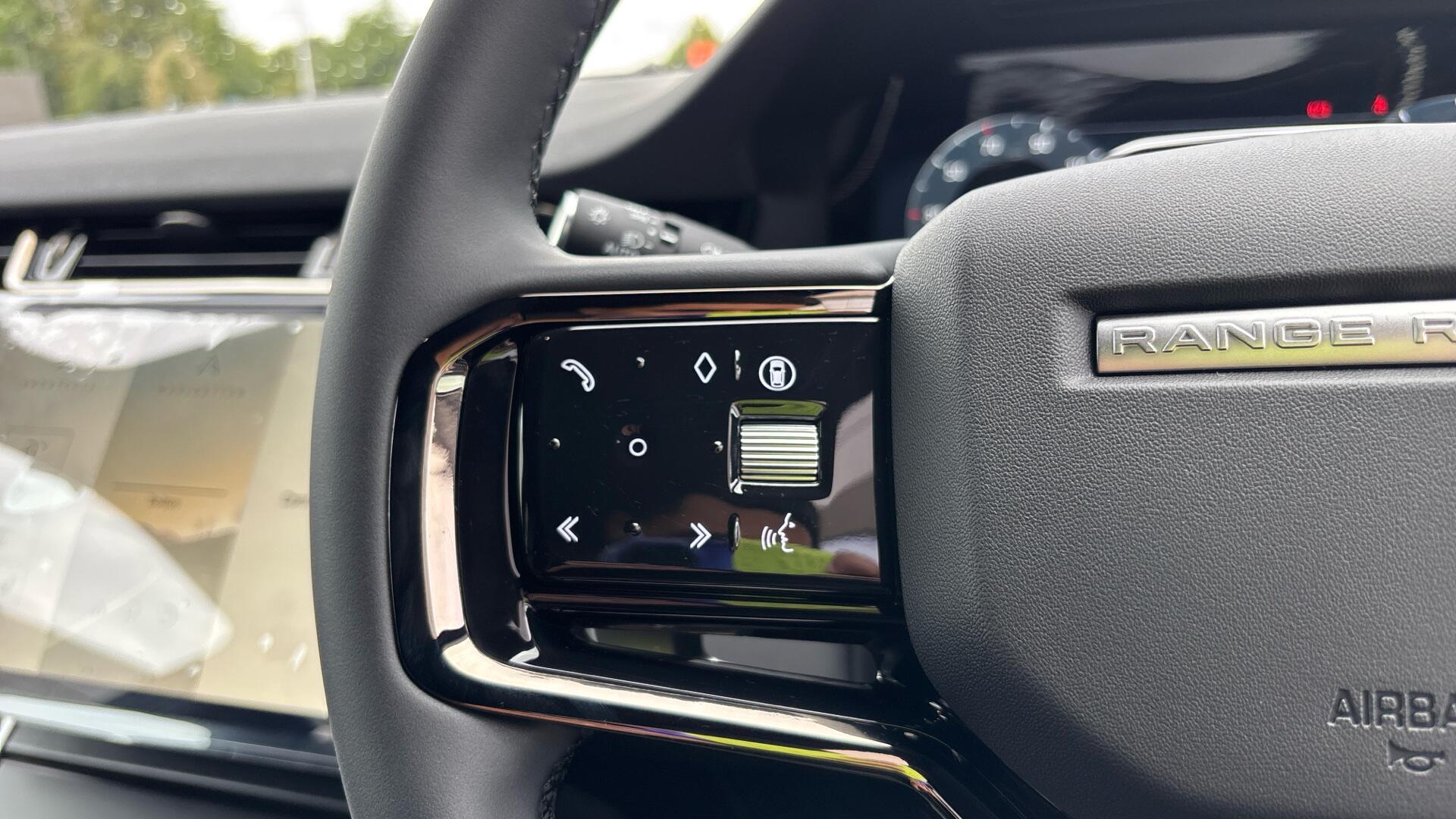 Land Rover Range Rover Evoque view 41