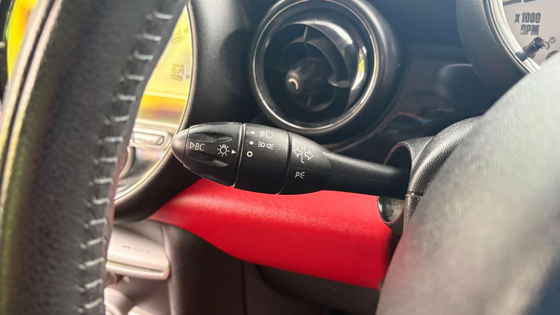 Mini Hatch view 15