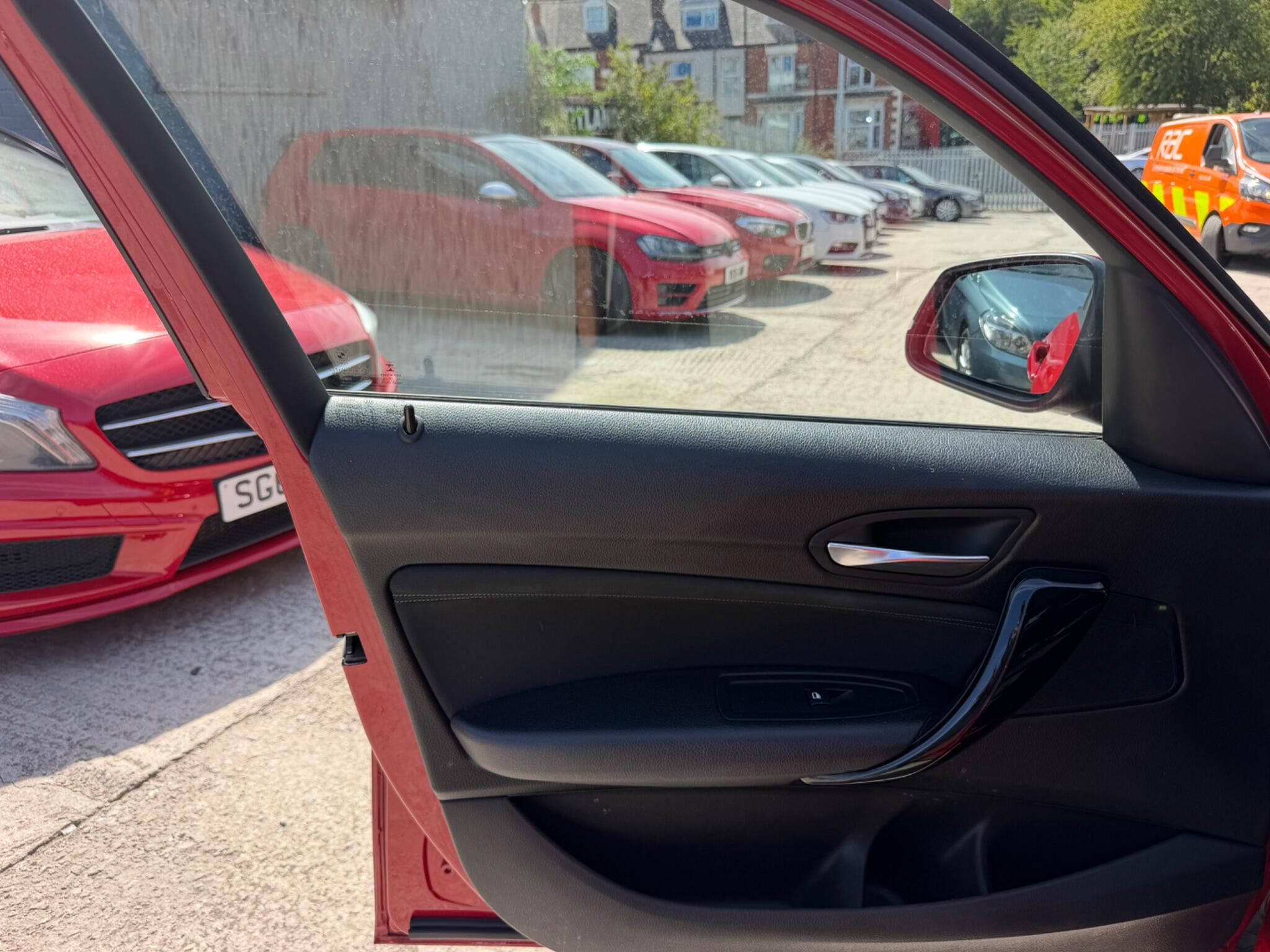 BMW 1 Series view 14