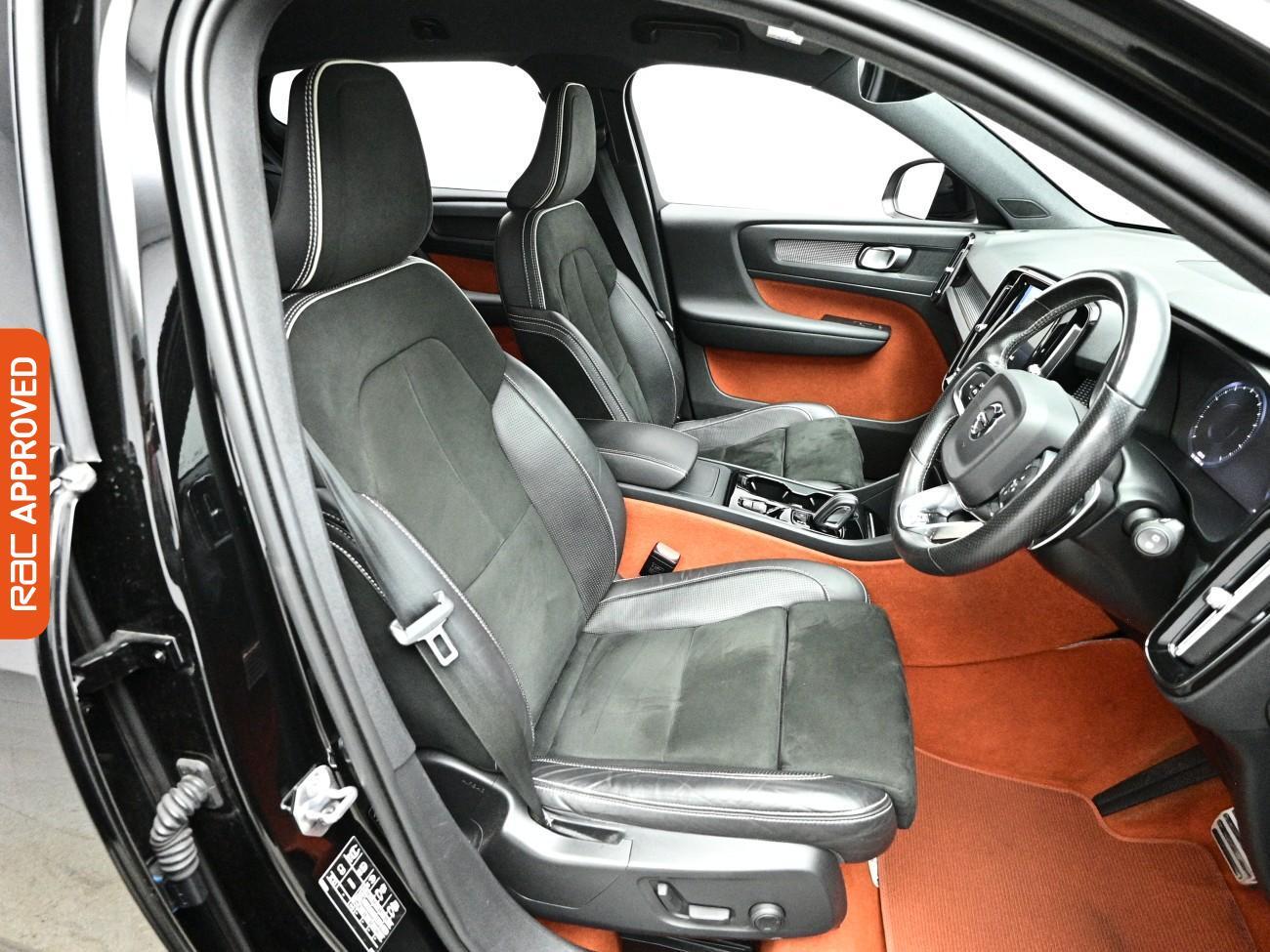 Volvo XC40 view 12