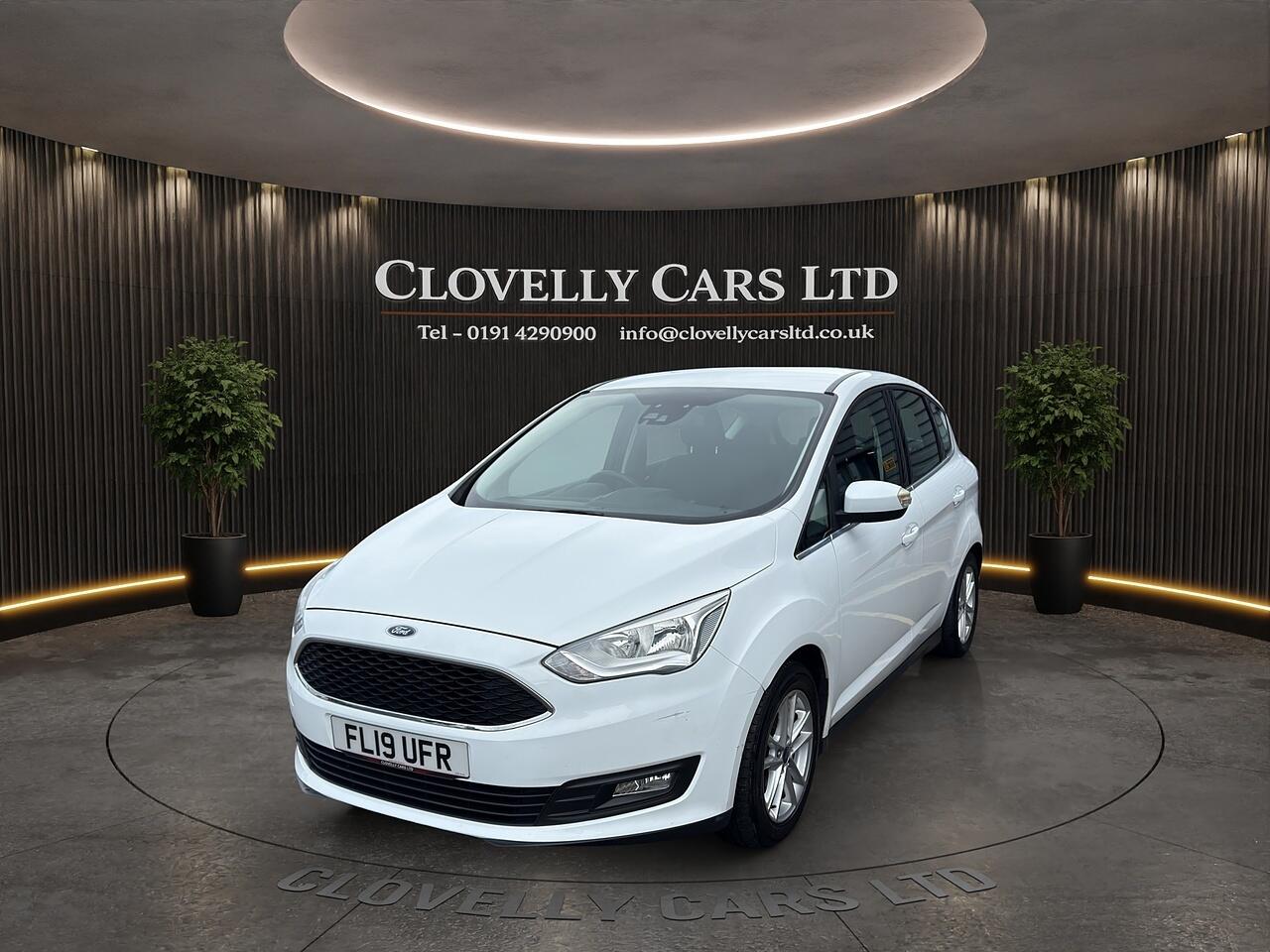 Ford C-Max view 4