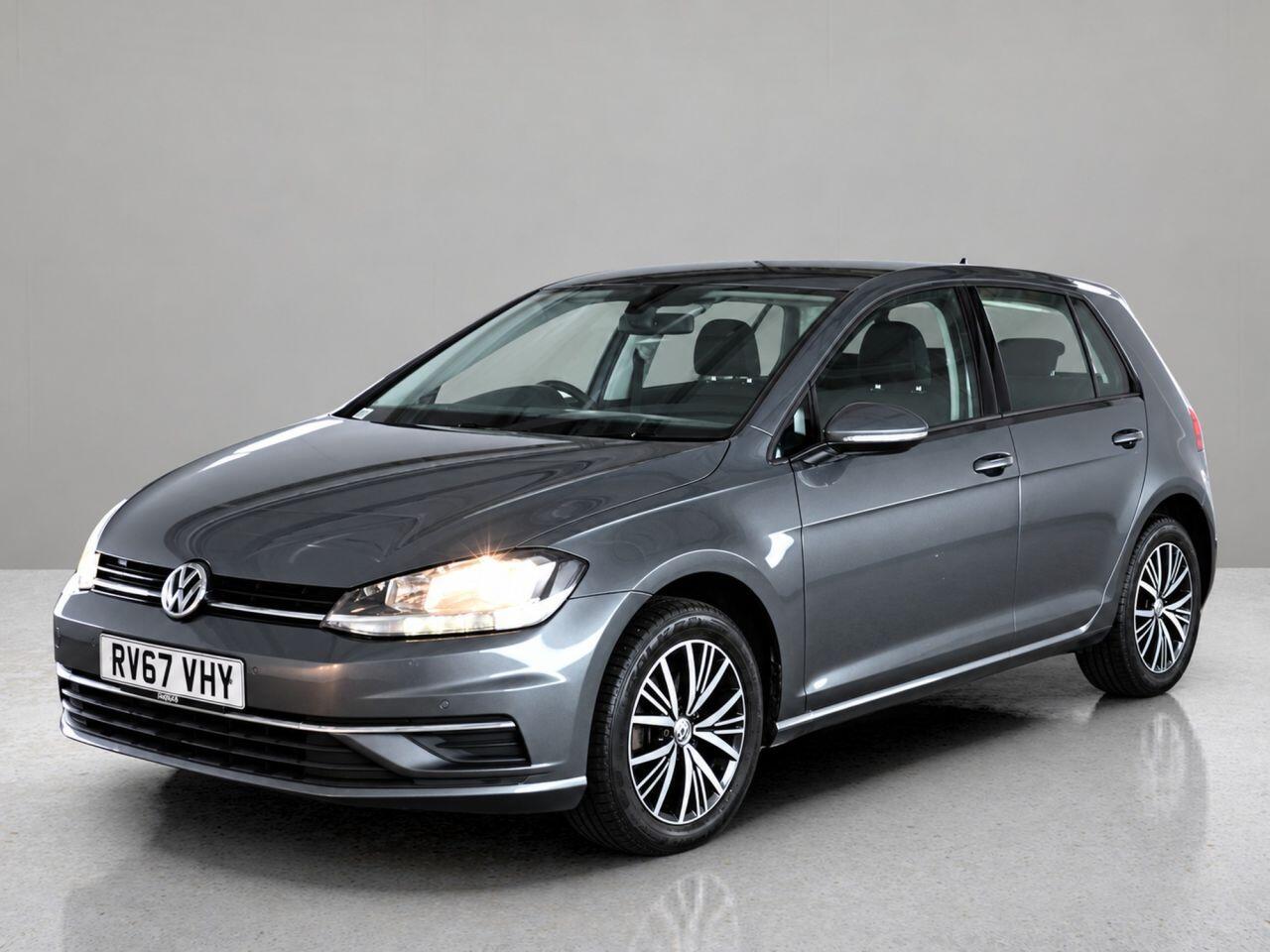 Volkswagen Golf view 3