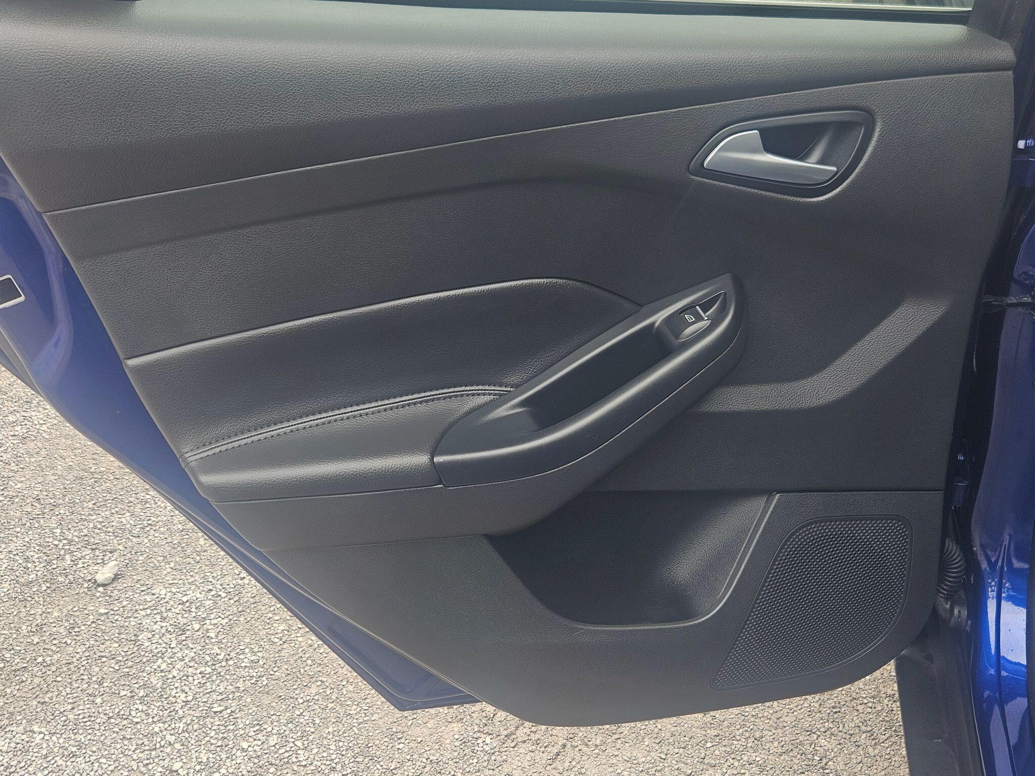 2017 Ford Focus image 52