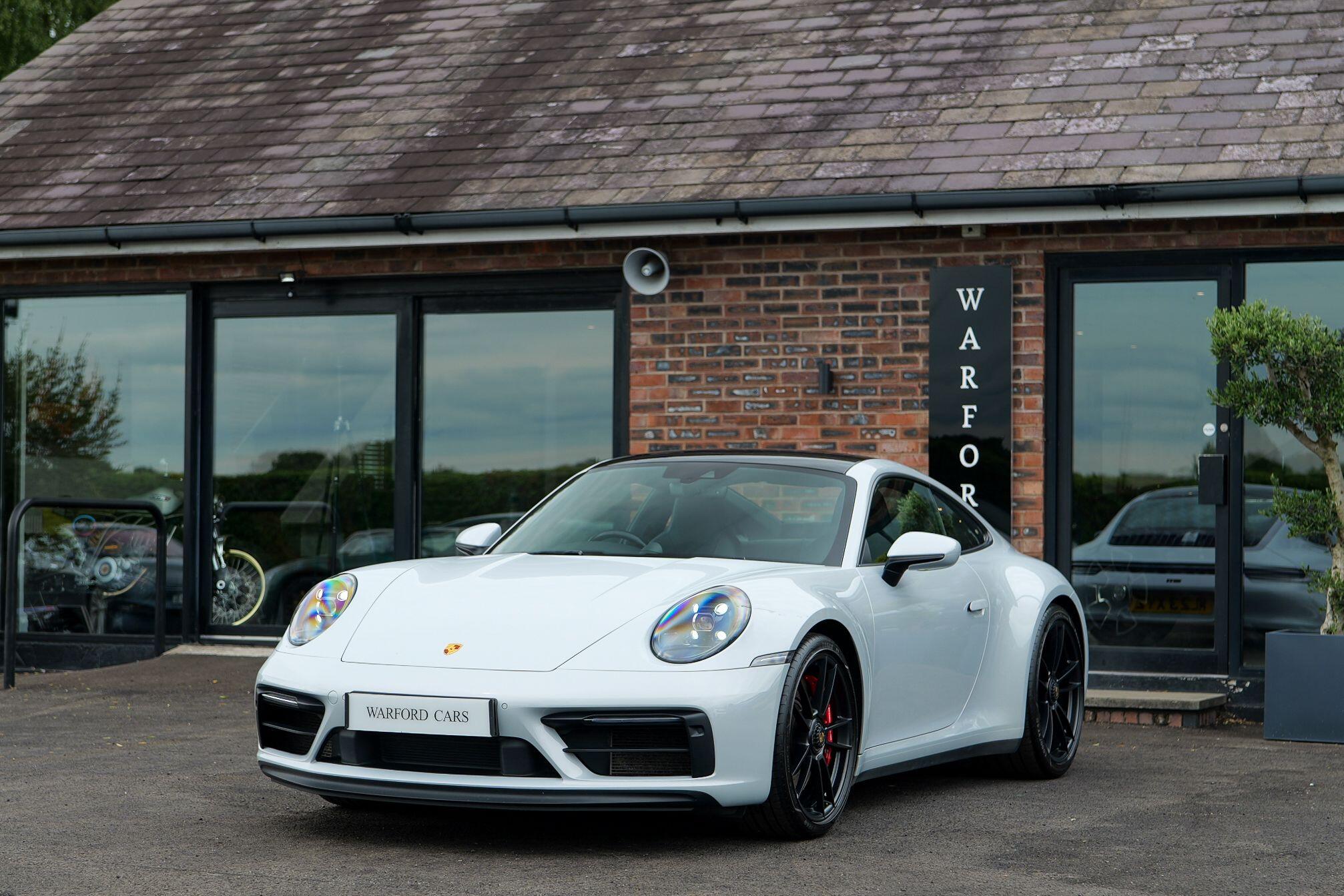 Porsche 911 view 3