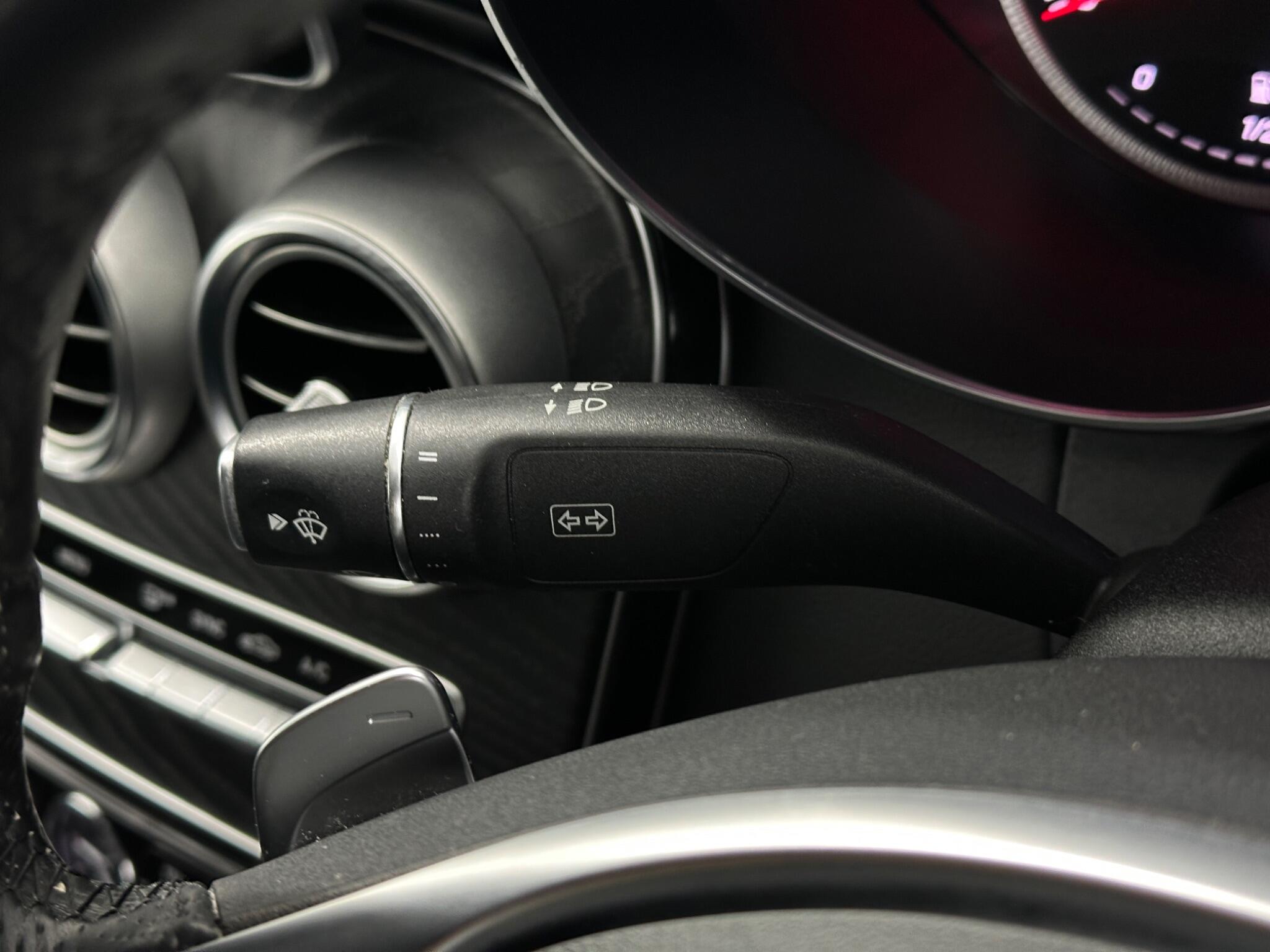 Mercedes-Benz C-Class view 14