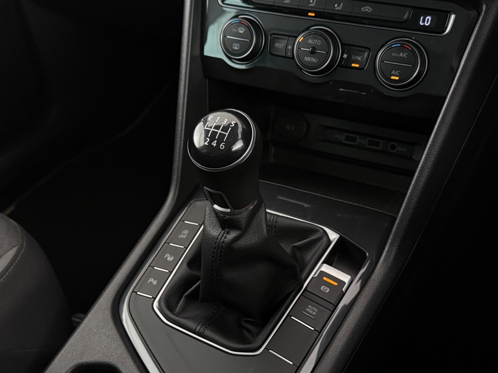 Volkswagen Tiguan view 28