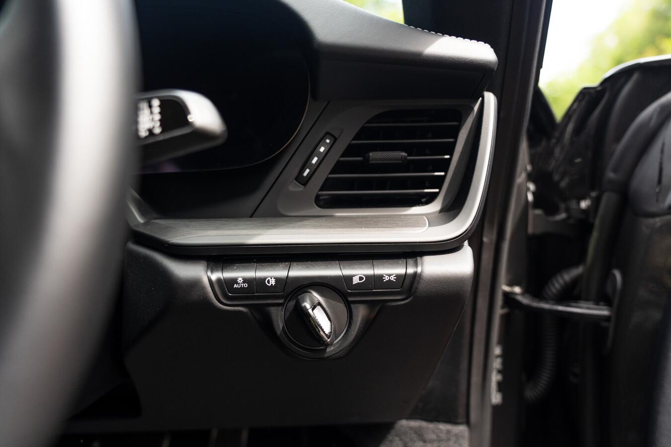 Porsche 911 view 44
