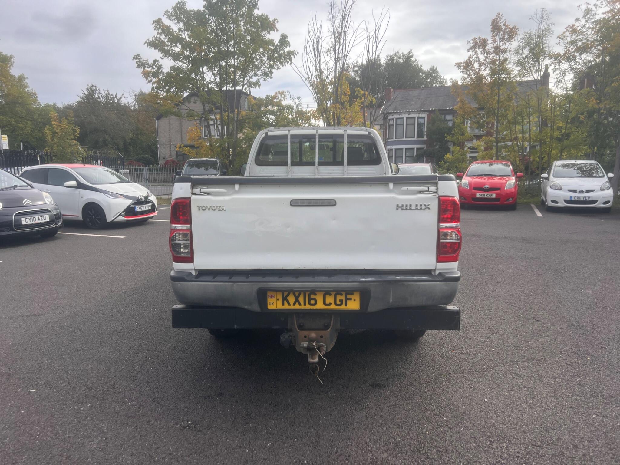 2016 Toyota Hilux 2.5 D-4D Active 4WD Euro 5 2dr • 115,029 miles image 6