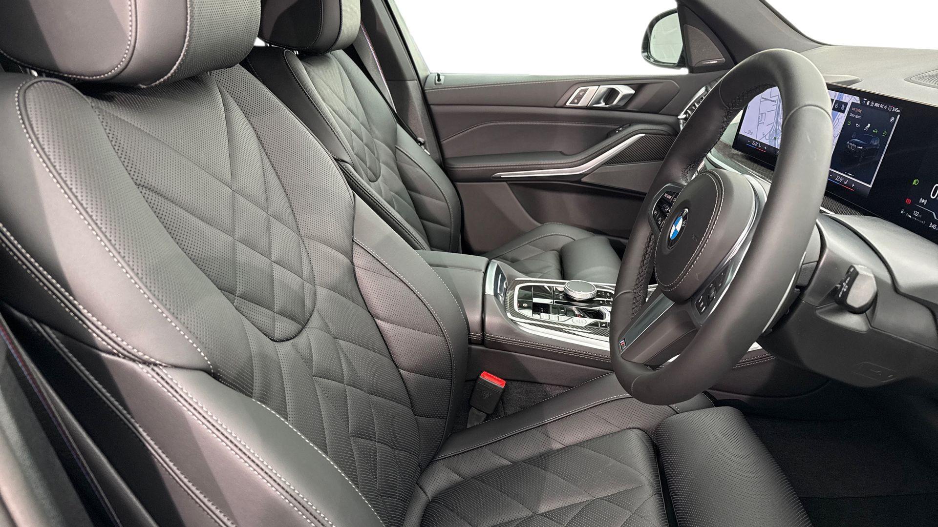 BMW X5 view 11