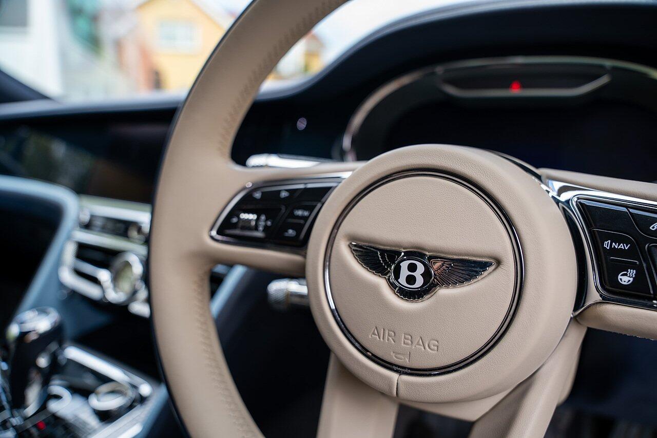 Bentley Flying Spur view 54