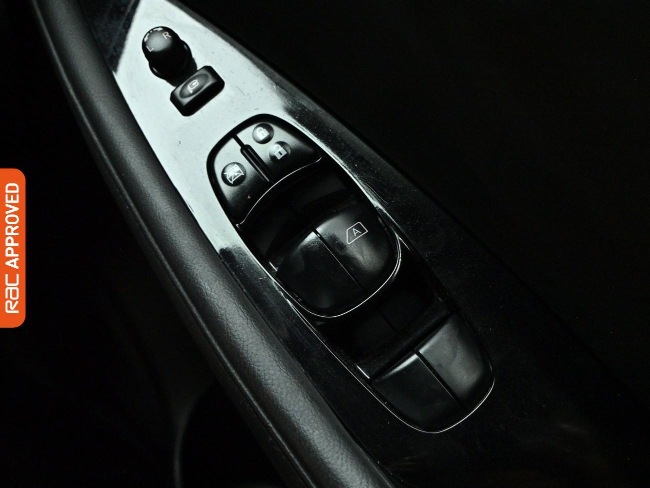 Nissan Leaf view 28