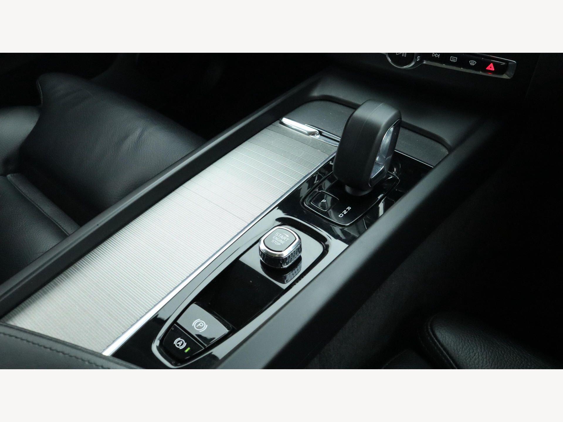 Volvo XC60 view 26