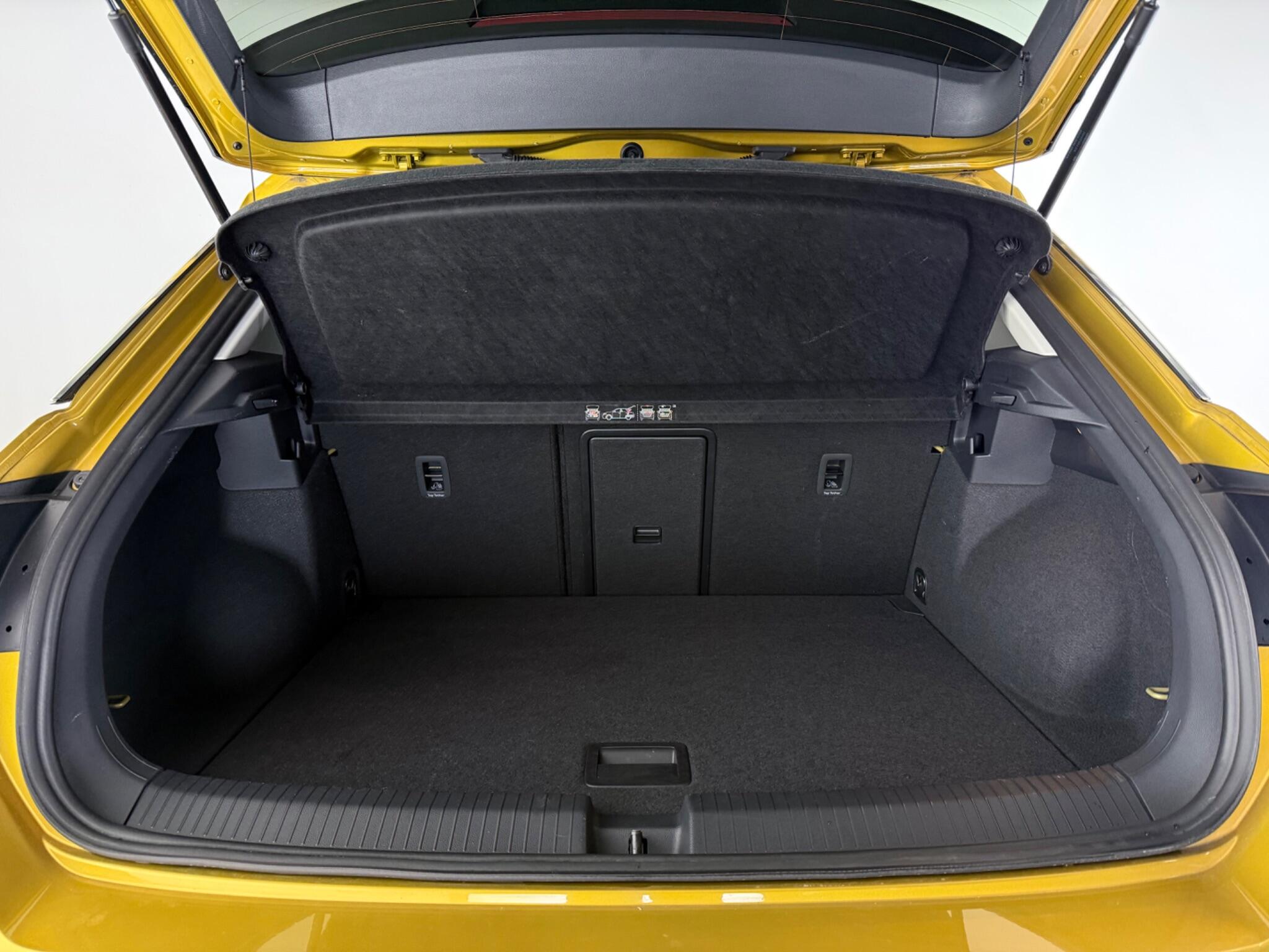 Volkswagen T-Roc view 10