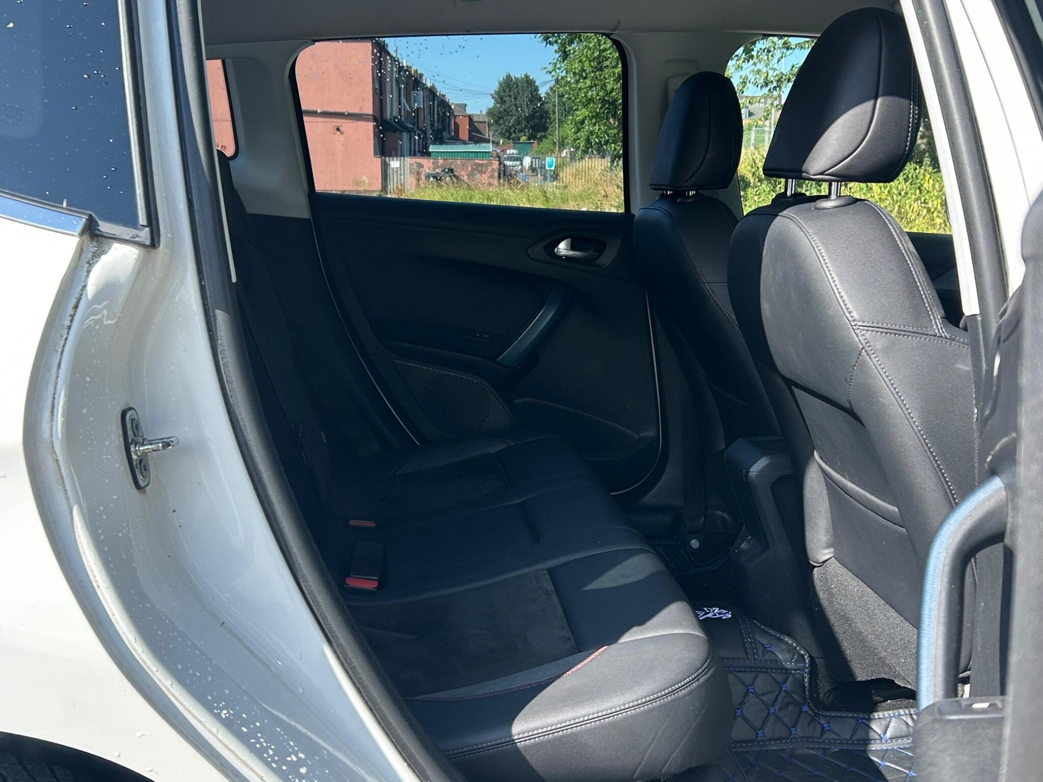 Peugeot 2008 view 24
