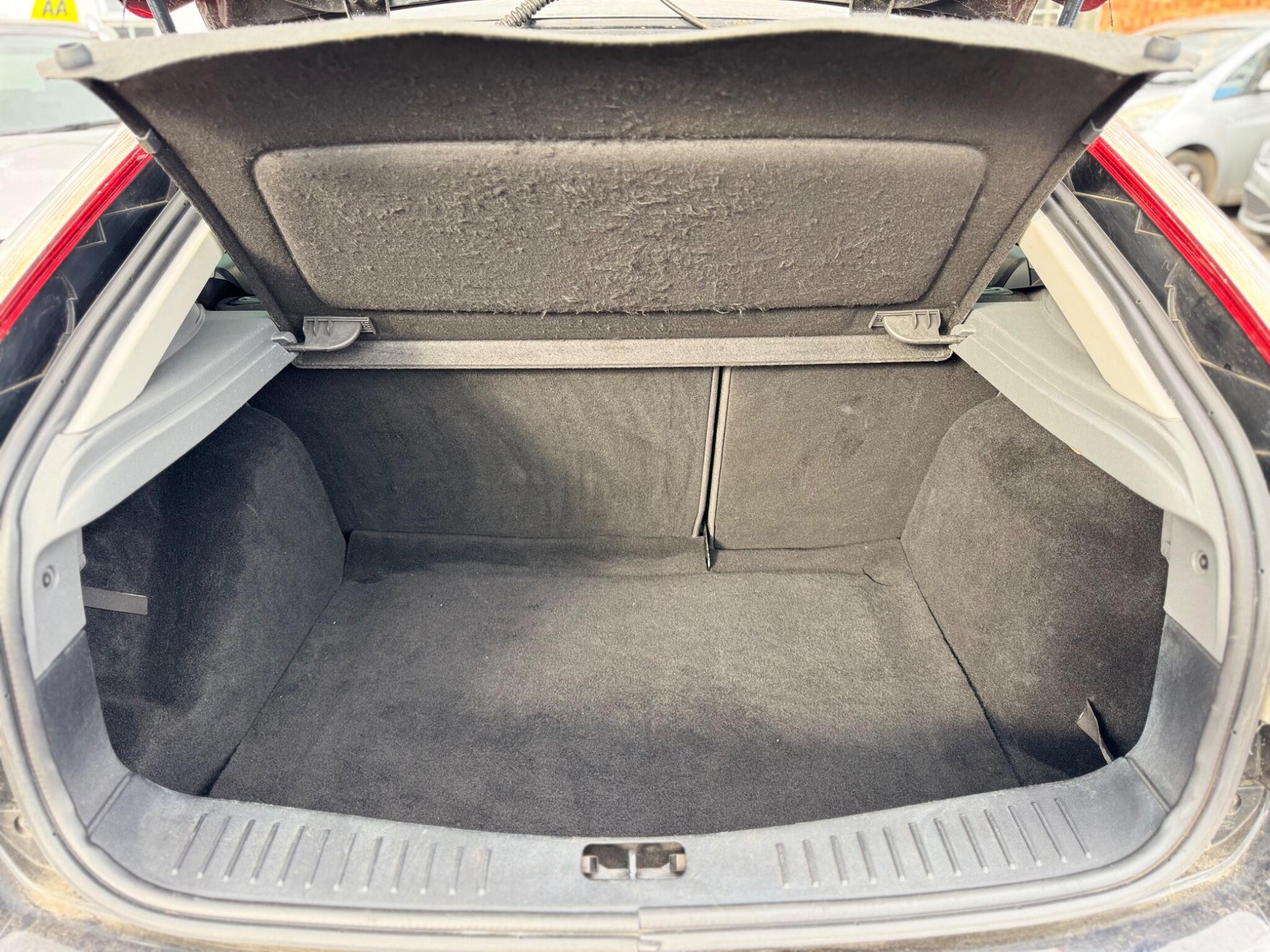 Ford Focus view 24